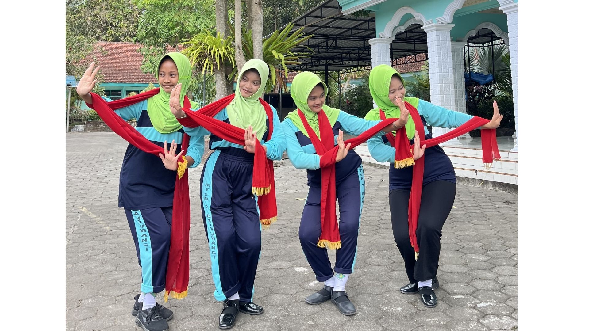 Tembus Seleksi Ketat, 4 Siswi MTsN 7 Banyuwangi Siap Menari di Gandrung Sewu 2026